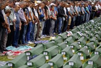 Serbia makes first arrests of suspected Srebrenica gunmen